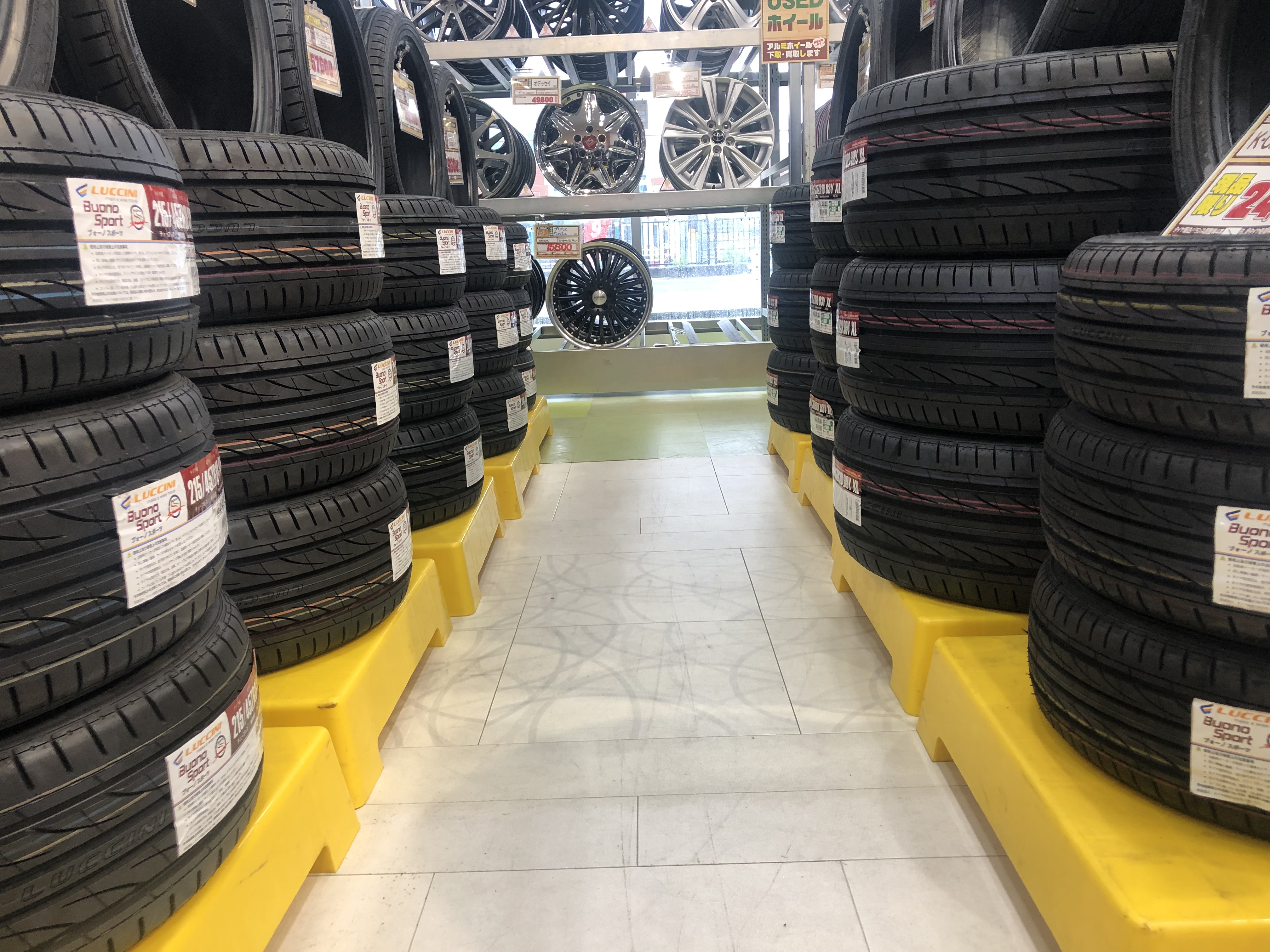 【送料無料】225/45R18 新品輸入タイヤ(スタッドレス) 18インチ未使用