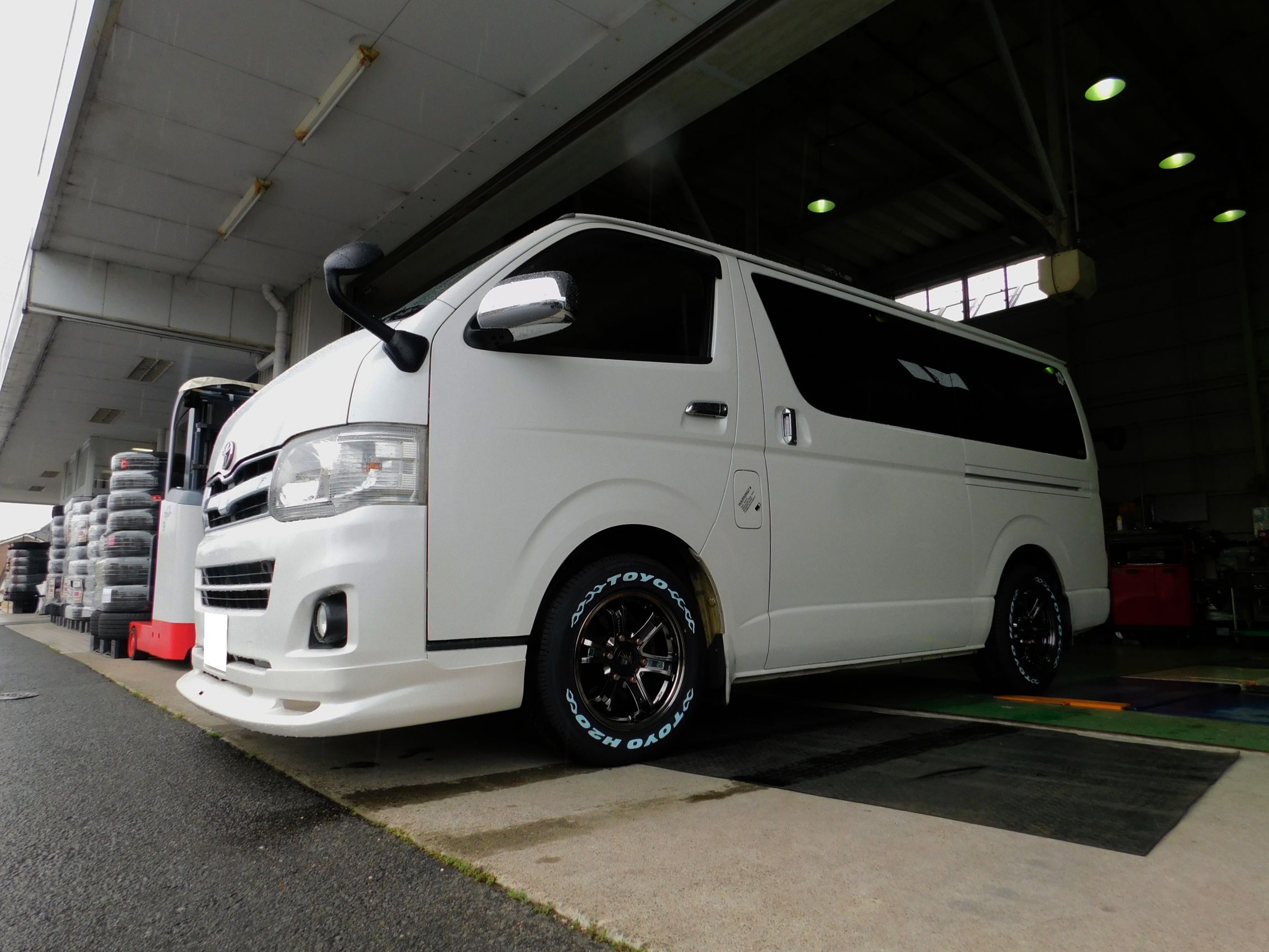 0ハイエースもユーイチバン Toyoのホワイトレターがカッコいい U Ichiban 四日市店 ブログ一覧 中古ホイール タイヤ買取 販売のu Ichiban