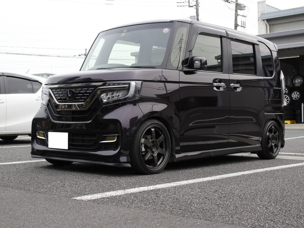 ホンダNBOXカスタムタイヤホイールセット極美品